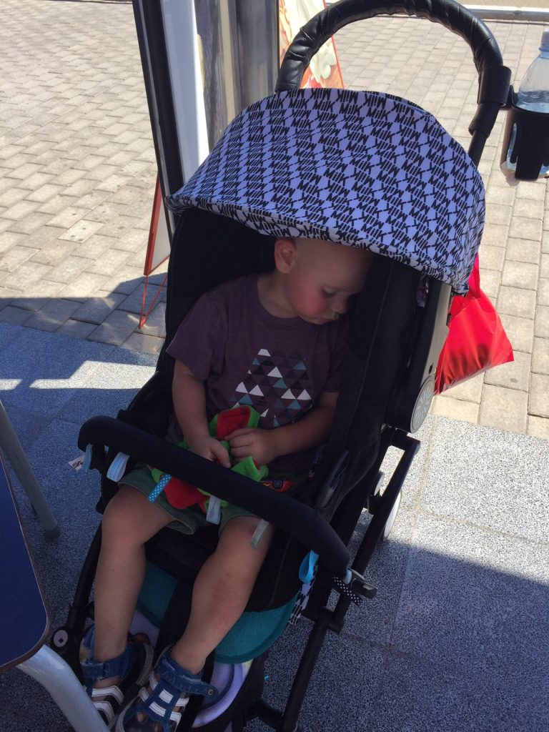 Babyskydd i barnvagn